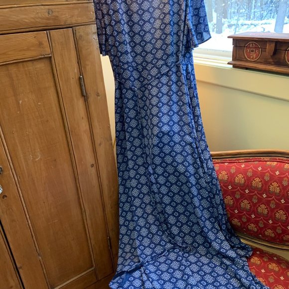 Tristan, Wrap dress. Size Small, Blue printed. Like new. - Picture 11 of 14